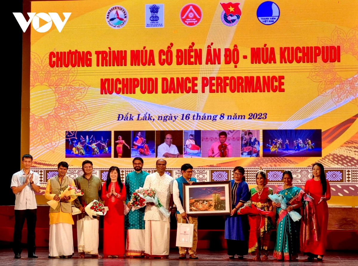 Múa cổ điển Ấn Độ Kuchipudi: "Xin chào Việt Nam" tại Đắk Lắk