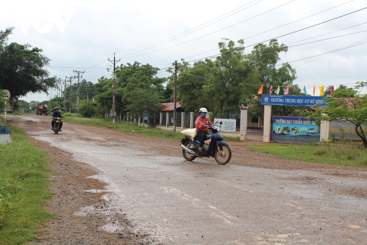 tuyến đường trung tâm xã bình an ở bình thuận xuống cấp, dân bức xúc hình ảnh 2 tuyen duong trung tam xa binh an o binh thuan xuong cap, dan buc xuc hinh anh 2