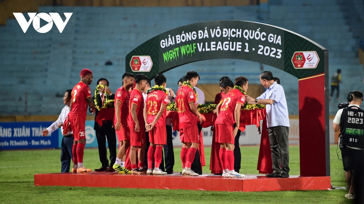 man nang cup vo dich v-league 2023 bung no cam xuc cua clb cahn hinh anh 3