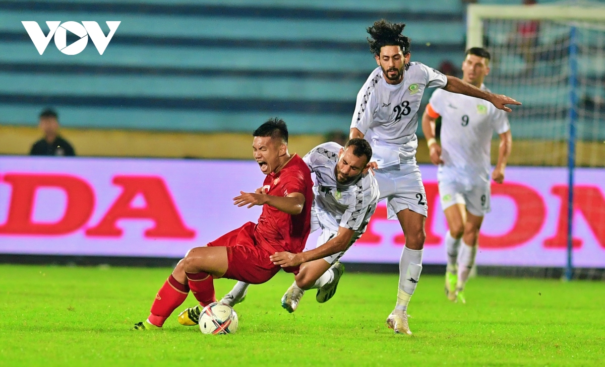 hinh anh dang buon o san thien truong sau tran Dt viet nam 2-0 Dt palestine hinh anh 3