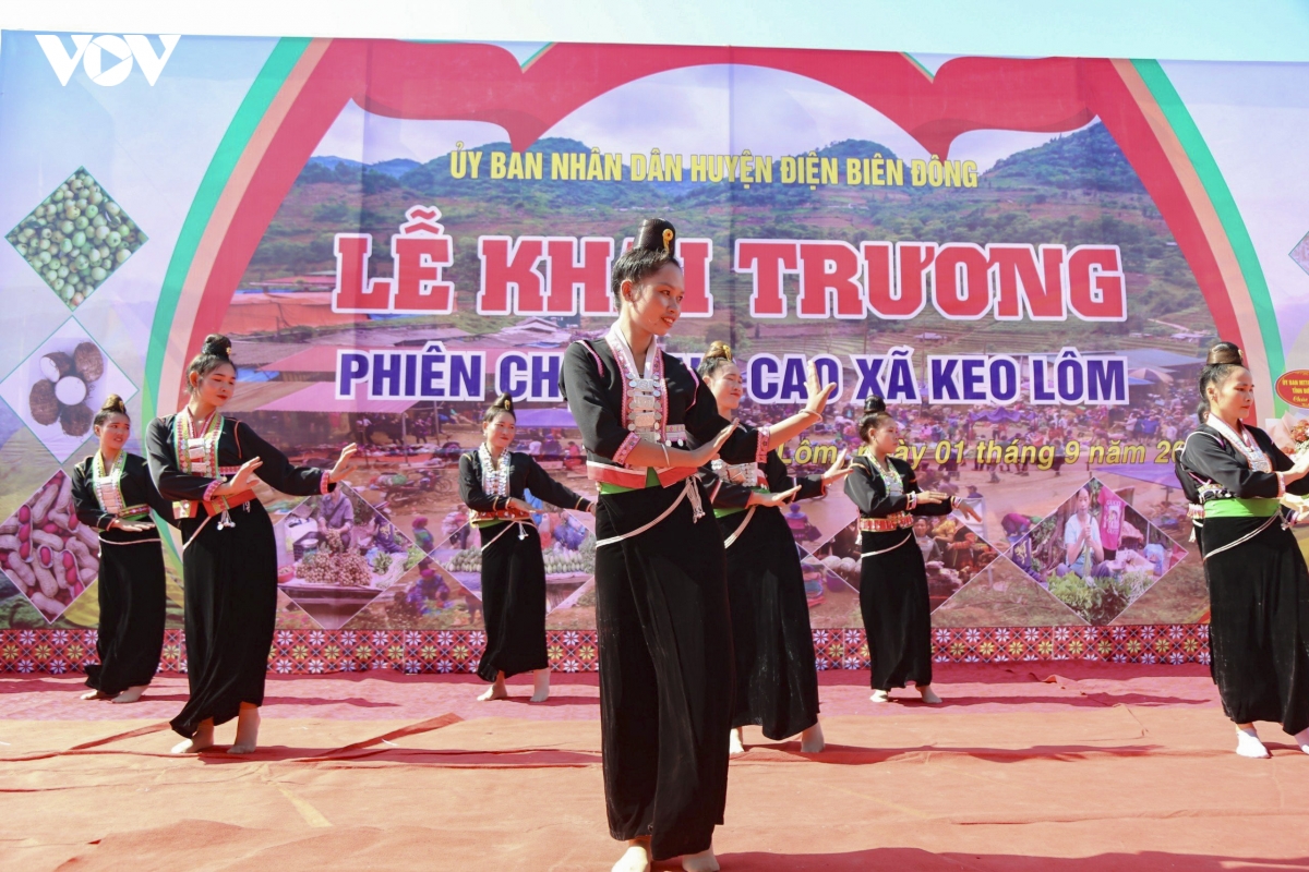 nguoi dan Dien bien han hoan don tet Doc lap hinh anh 4