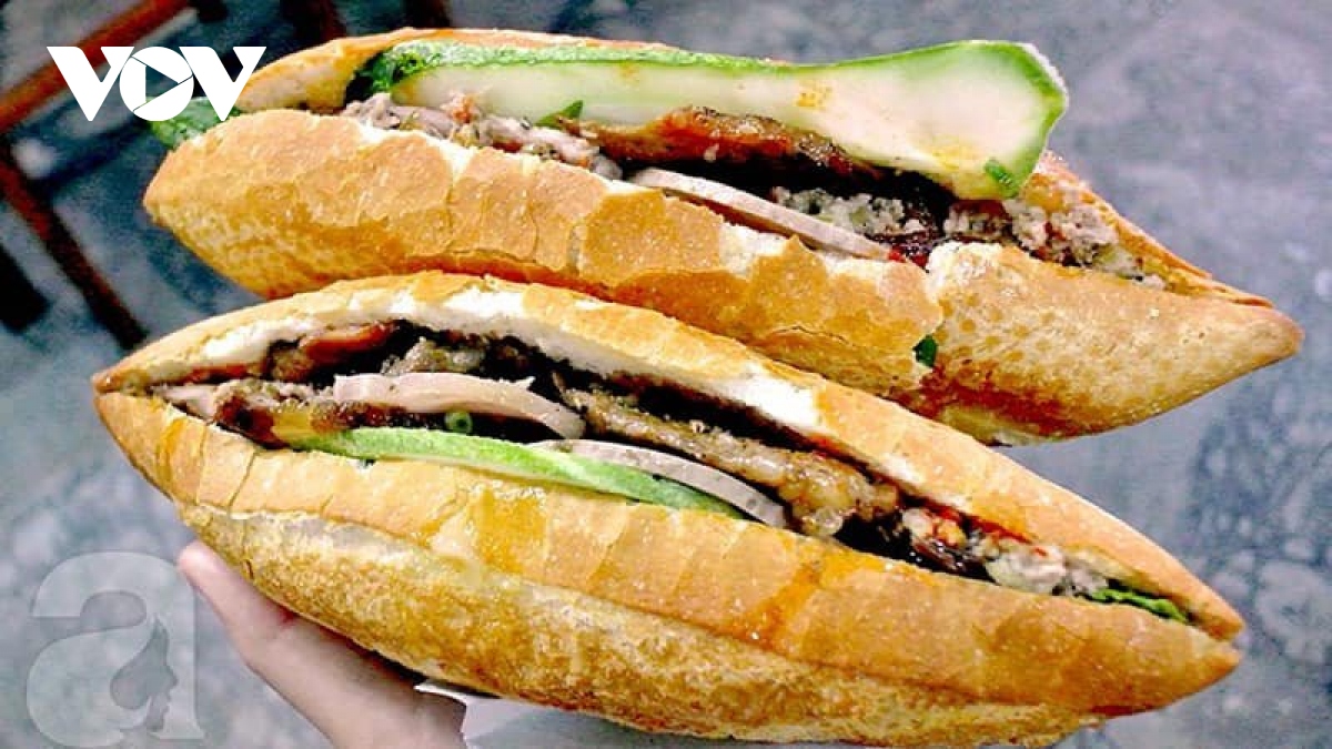 bánh mì phượng bị phạt 110 triệu, đình chỉ hoạt động từ 3-5 tháng hình ảnh 2 banh mi phuong bi phat 110 trieu, dinh chi hoat dong tu 3-5 thang hinh anh 2