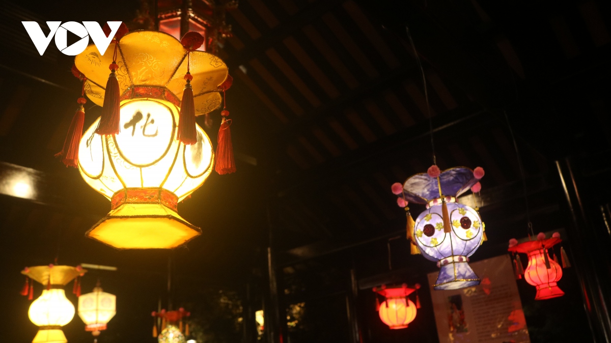 sac mau trung thu hoang cung co do hue hinh anh 8