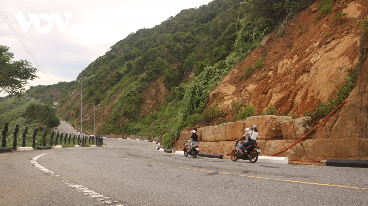 tinh trang sat lo tren ban dao son tra dien bien phuc tap hinh anh 1