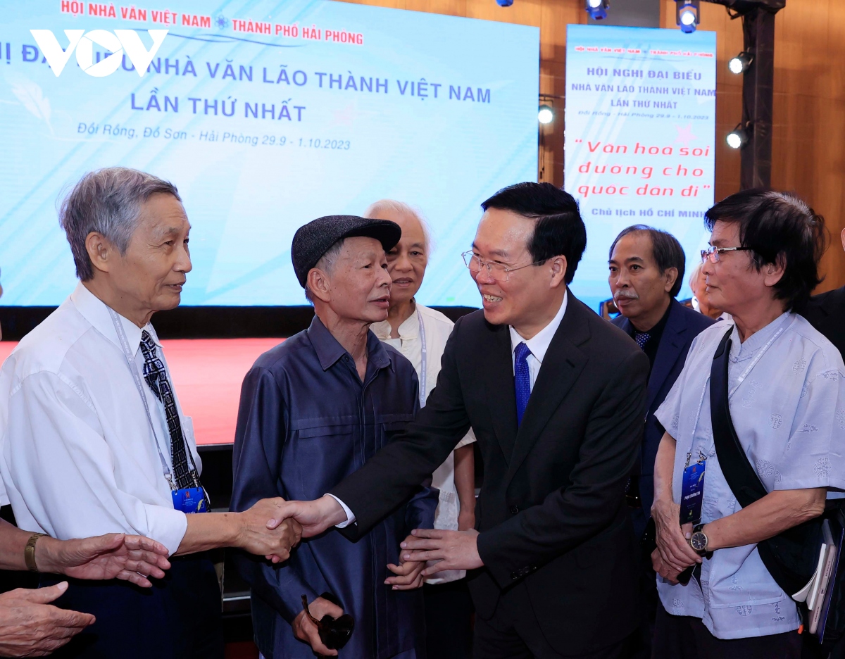 cac nha van da gop phan mo ra ve dep moi trong van hoa va tam hon con nguoi viet hinh anh 5 cac nha van da gop phan mo ra ve dep moi trong van hoa va tam hon con nguoi viet hinh anh 5