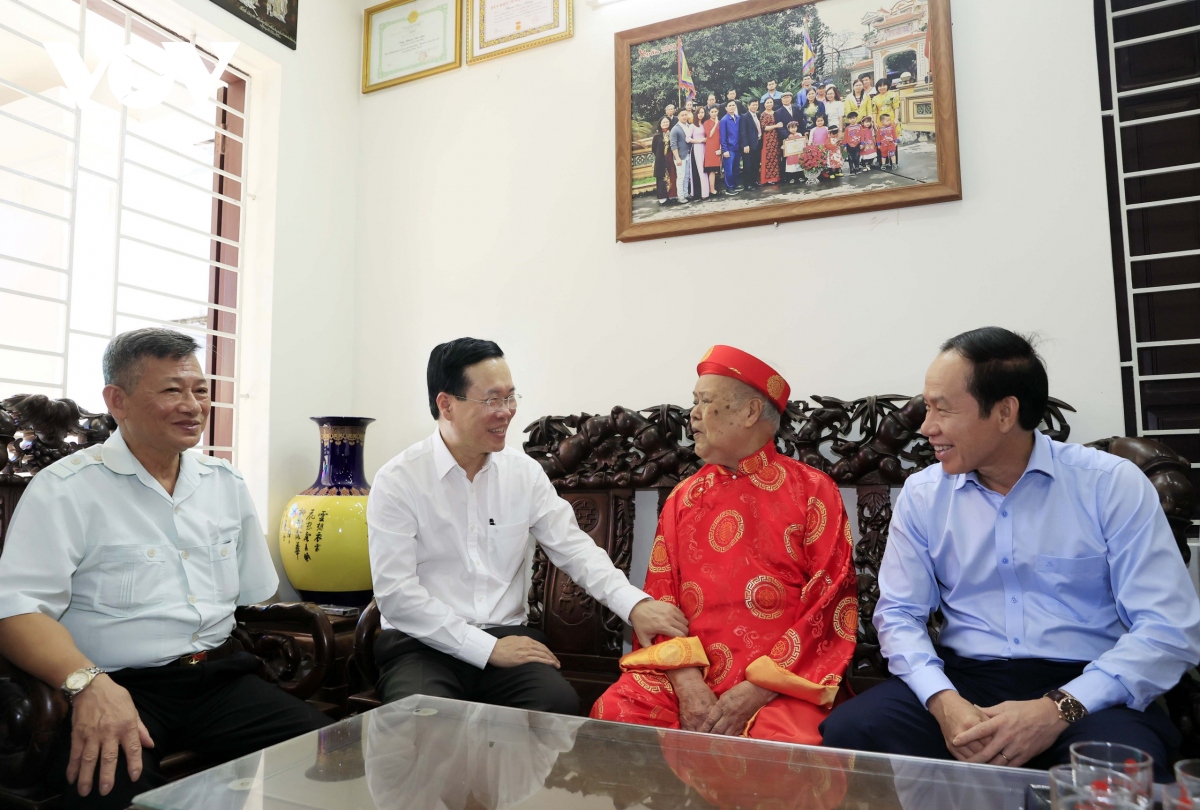 cac nha van da gop phan mo ra ve dep moi trong van hoa va tam hon con nguoi viet hinh anh 6 cac nha van da gop phan mo ra ve dep moi trong van hoa va tam hon con nguoi viet hinh anh 6
