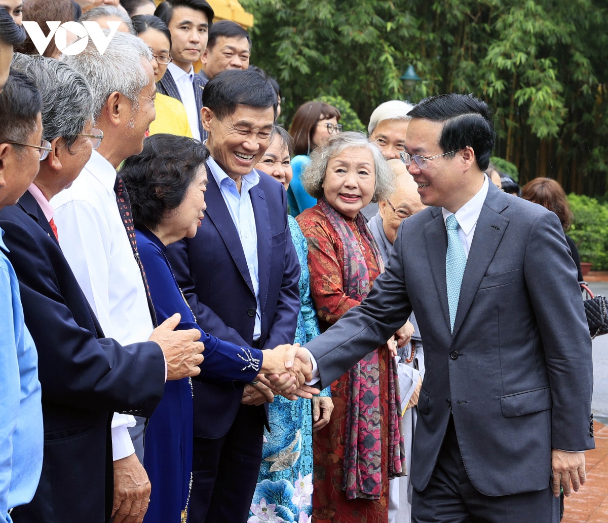 chủ tịch nước gặp đại biểu quỹ học bổng vừ a dính và clb vì hoàng sa, trường sa hình ảnh 2 chu tich nuoc gap dai bieu quy hoc bong vu a dinh va clb vi hoang sa, truong sa hinh anh 2