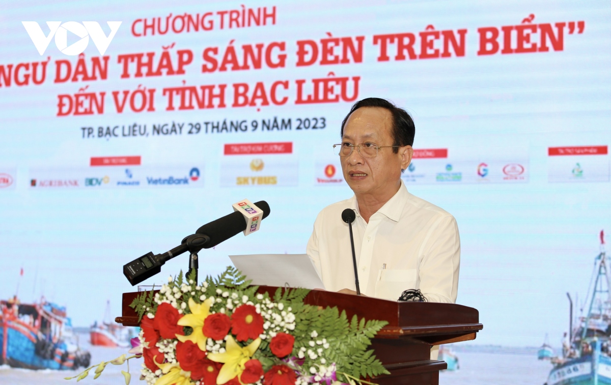 nhieu hoat dong y nghia tai chuong trinh cung ngu dan thap sang den tren bien hinh anh 1