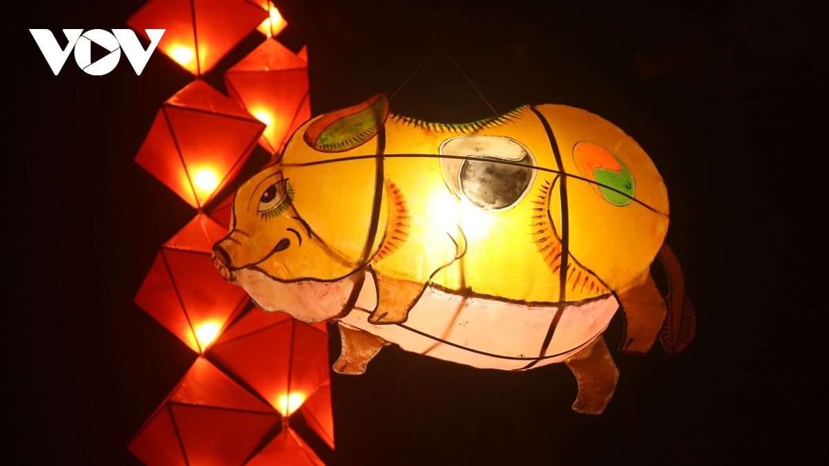 sac mau trung thu hoang cung co do hue hinh anh 7