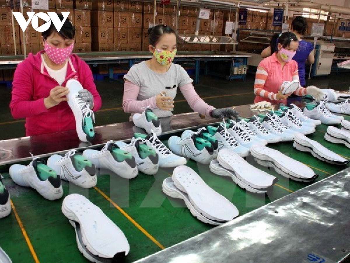 nang cao nang luc canh tranh cho hang xuat khau tu ap luc den hanh dong hinh anh 3