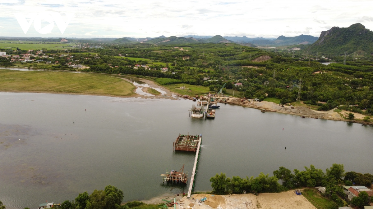 cao toc van ninh- cam lo thue dat cua dan de thi cong cho kip tien do hinh anh 7