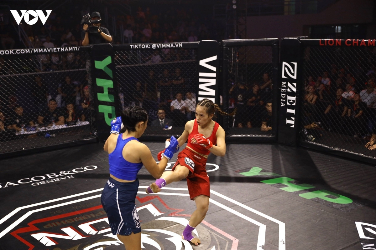 lo dien doi thu tranh dai cua nguyen thi thanh truc o lion championship 10 hinh anh 2