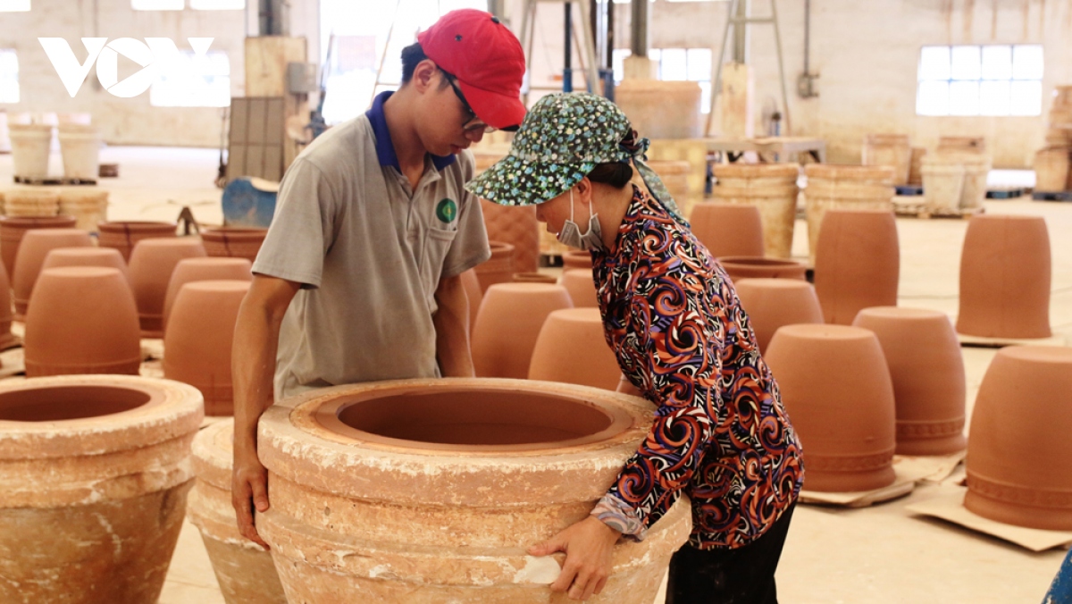 doanh nghiep binh duong bon be lo lang khi han di doi sat nut hinh anh 3