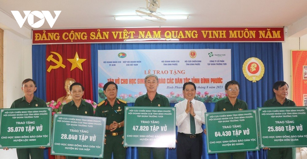 học sinh cả nước hân hoan đến trường dự lễ khai giảng năm học mới hình ảnh 251 hoc sinh ca nuoc han hoan den truong du le khai giang nam hoc moi hinh anh 251