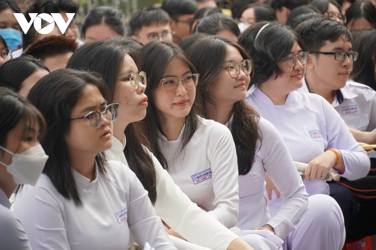 học sinh cả nước hân hoan đến trường dự lễ khai giảng năm học mới hình ảnh 253 hoc sinh ca nuoc han hoan den truong du le khai giang nam hoc moi hinh anh 253