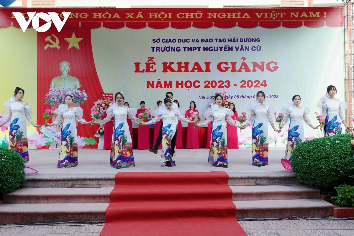 học sinh cả nước hân hoan đến trường dự lễ khai giảng năm học mới hình ảnh 263 hoc sinh ca nuoc han hoan den truong du le khai giang nam hoc moi hinh anh 263