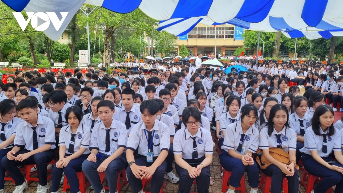 học sinh cả nước hân hoan đến trường dự lễ khai giảng năm học mới hình ảnh 308 hoc sinh ca nuoc han hoan den truong du le khai giang nam hoc moi hinh anh 308