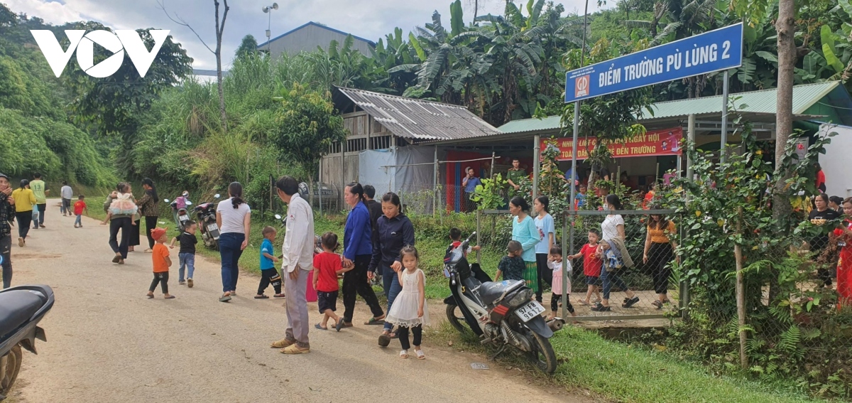 học sinh cả nước hân hoan đến trường dự lễ khai giảng năm học mới hình ảnh 322 hoc sinh ca nuoc han hoan den truong du le khai giang nam hoc moi hinh anh 322