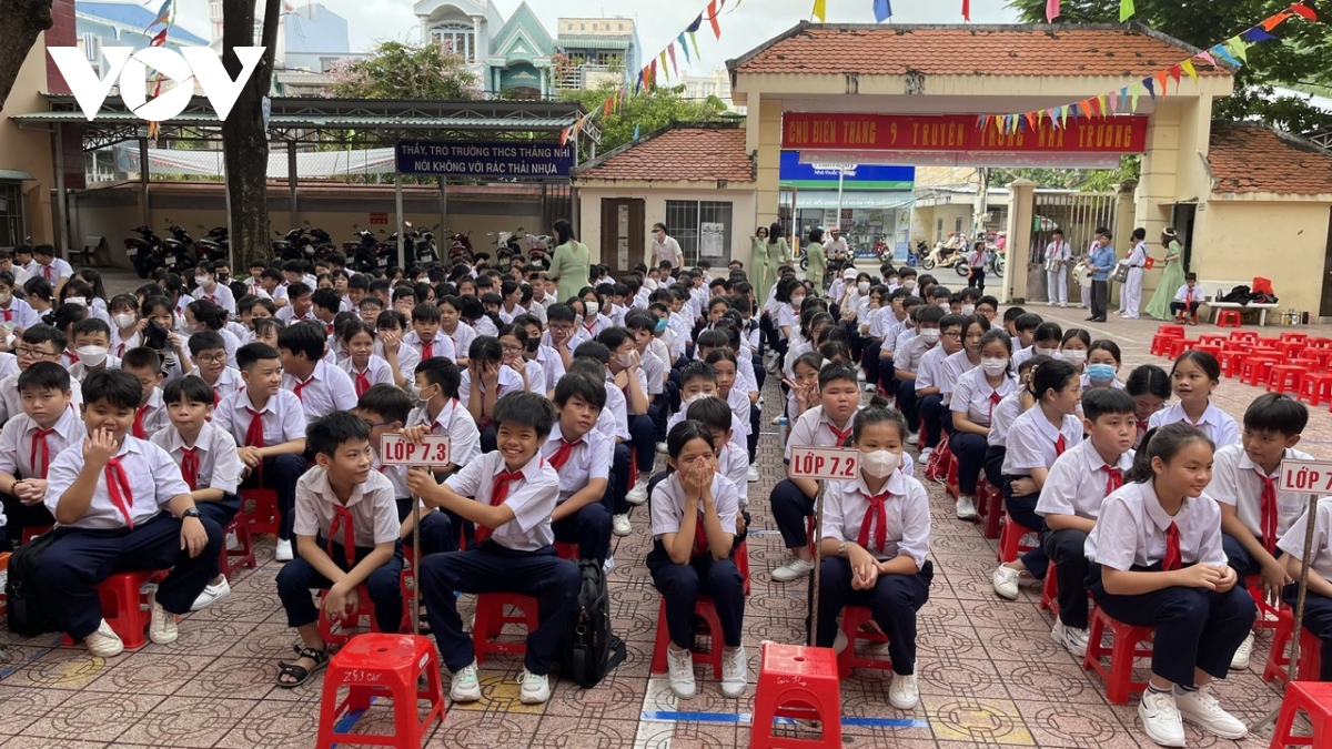 học sinh cả nước hân hoan đến trường dự lễ khai giảng năm học mới hình ảnh 25 hoc sinh ca nuoc han hoan den truong du le khai giang nam hoc moi hinh anh 25