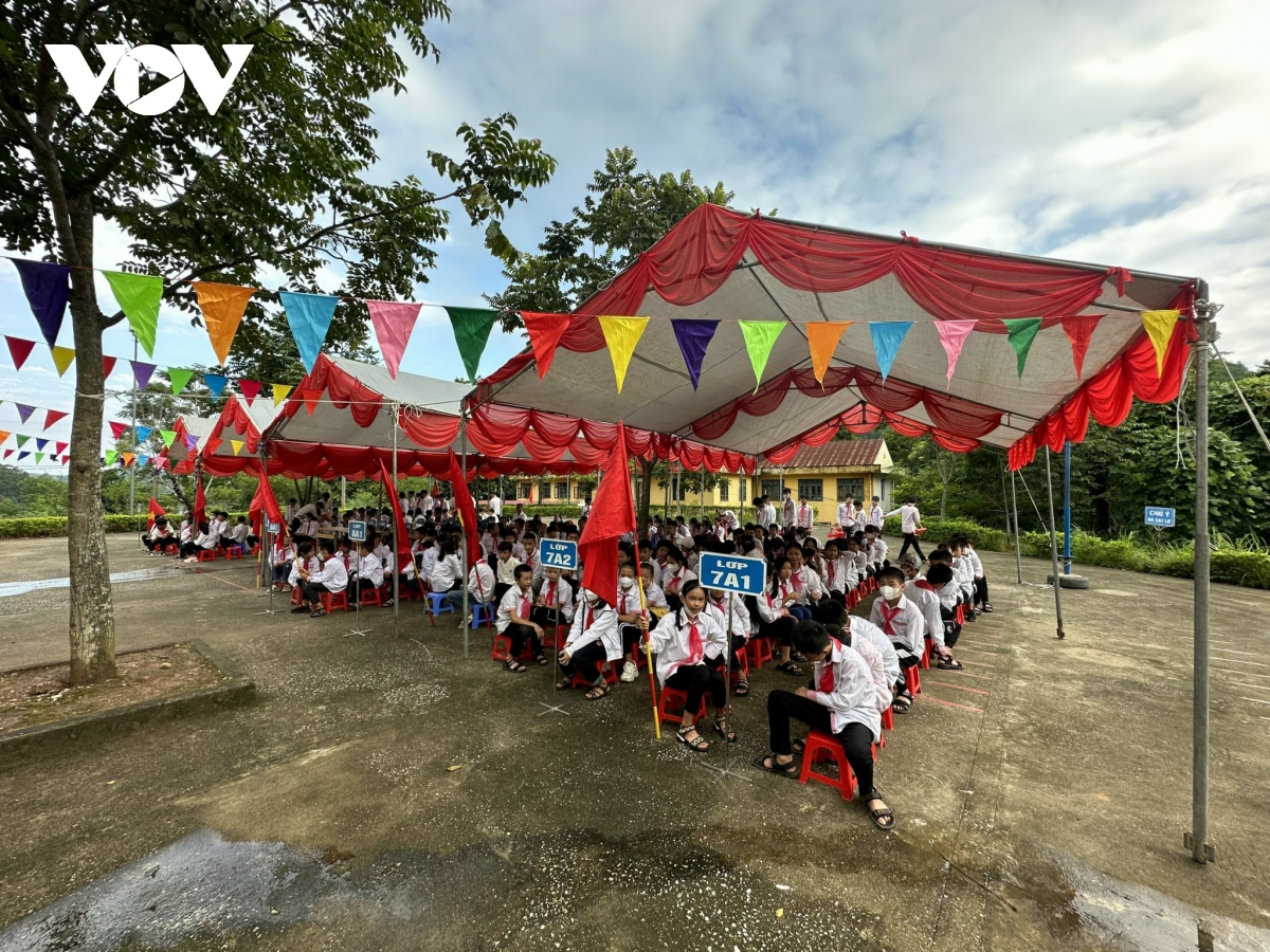 học sinh cả nước hân hoan đến trường dự lễ khai giảng năm học mới hình ảnh 209 hoc sinh ca nuoc han hoan den truong du le khai giang nam hoc moi hinh anh 209