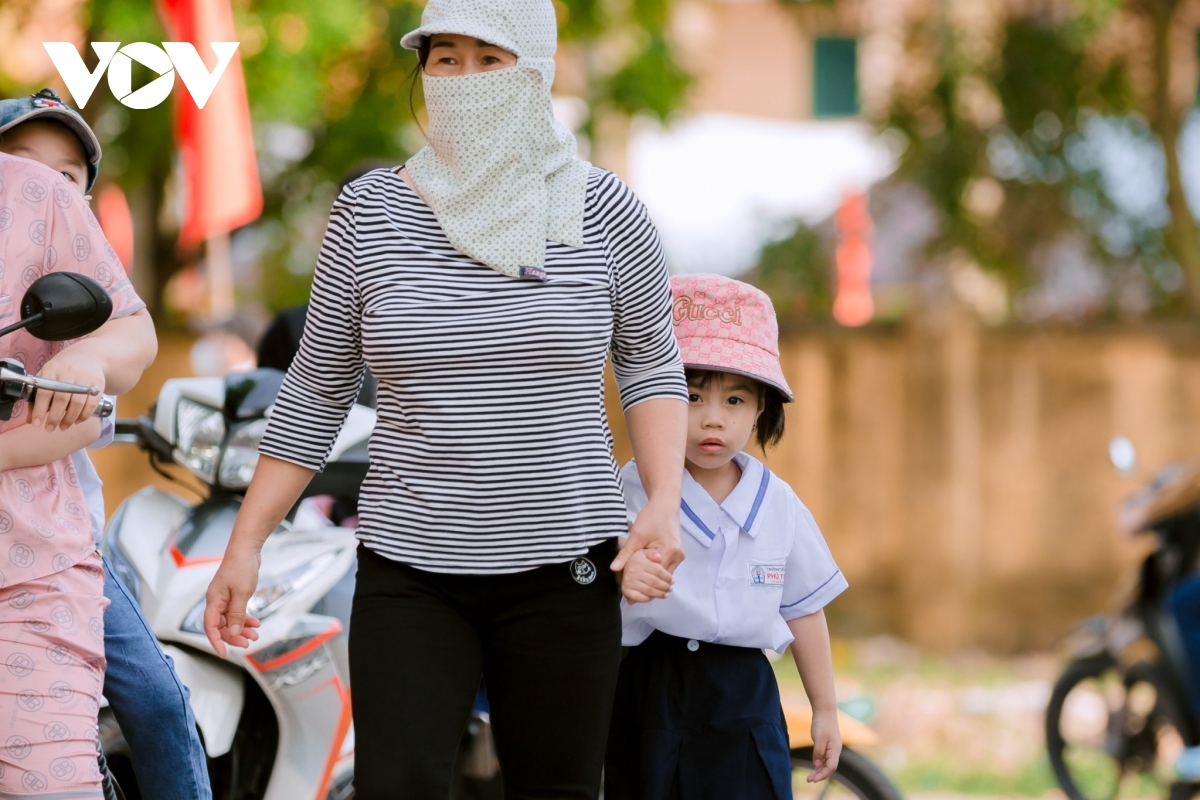 học sinh cả nước hân hoan đến trường dự lễ khai giảng năm học mới hình ảnh 213 hoc sinh ca nuoc han hoan den truong du le khai giang nam hoc moi hinh anh 213