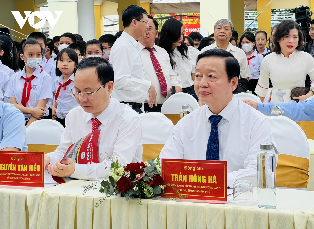 học sinh cả nước hân hoan đến trường dự lễ khai giảng năm học mới hình ảnh 32 hoc sinh ca nuoc han hoan den truong du le khai giang nam hoc moi hinh anh 32