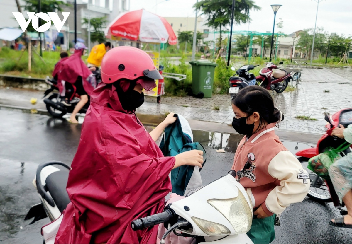 học sinh cả nước hân hoan đến trường dự lễ khai giảng năm học mới hình ảnh 44 hoc sinh ca nuoc han hoan den truong du le khai giang nam hoc moi hinh anh 44