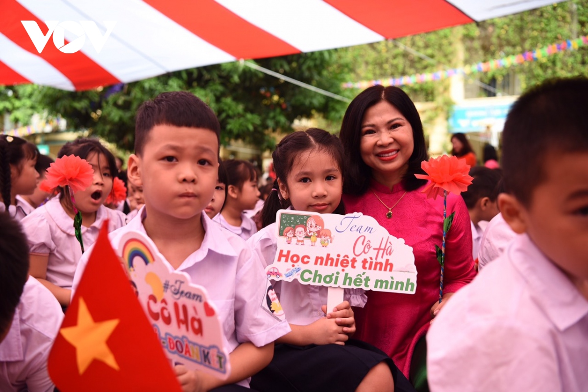 học sinh cả nước hân hoan đến trường dự lễ khai giảng năm học mới hình ảnh 73 hoc sinh ca nuoc han hoan den truong du le khai giang nam hoc moi hinh anh 73
