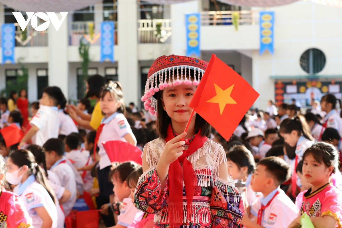 học sinh cả nước hân hoan đến trường dự lễ khai giảng năm học mới hình ảnh 110 hoc sinh ca nuoc han hoan den truong du le khai giang nam hoc moi hinh anh 110