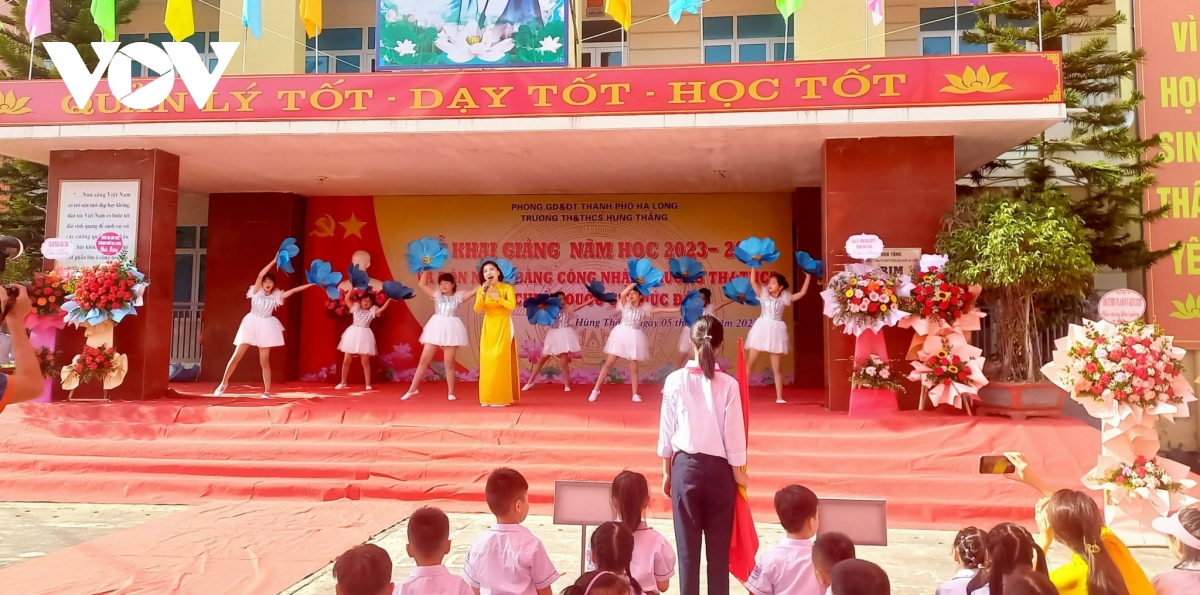 học sinh cả nước hân hoan đến trường dự lễ khai giảng năm học mới hình ảnh 158 hoc sinh ca nuoc han hoan den truong du le khai giang nam hoc moi hinh anh 158