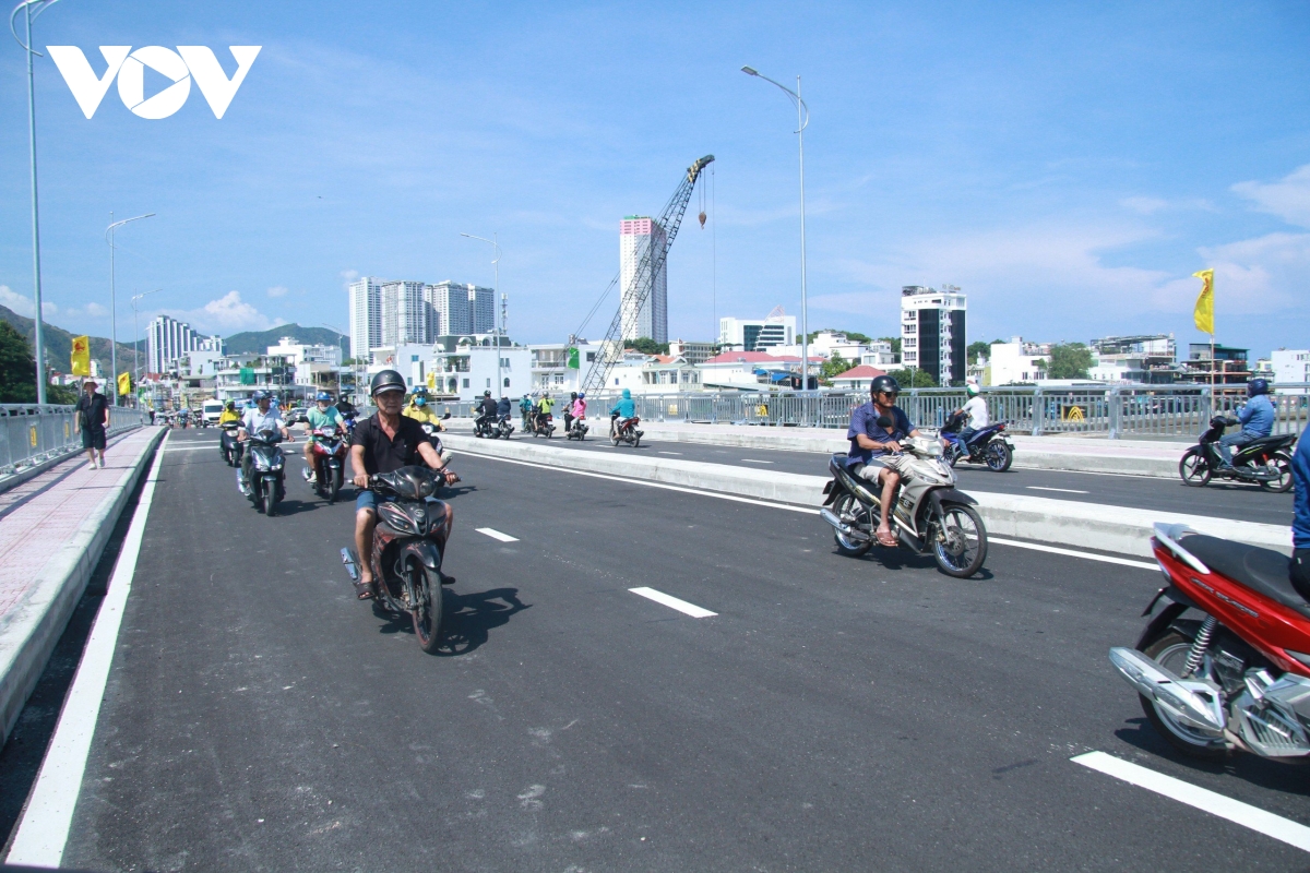 thong xe cau xom bong sau 2 nam thi cong, giam un tac tai nha trang hinh anh 1