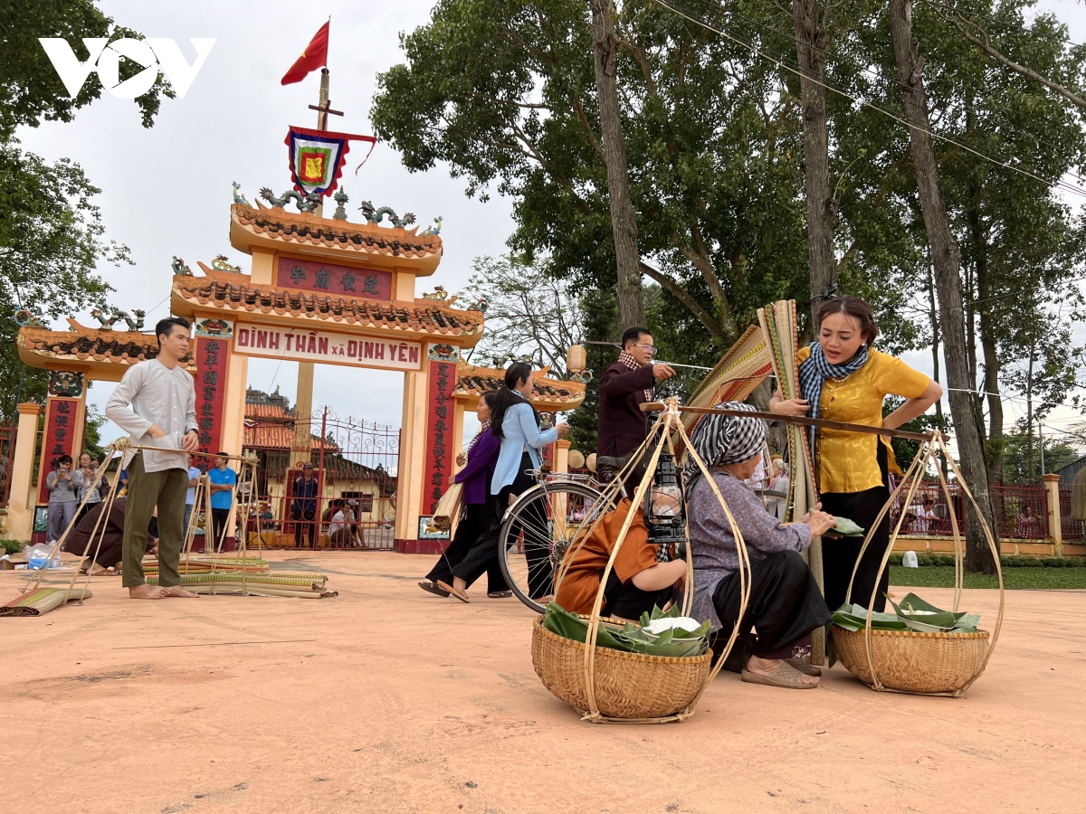 tai hien thuc canh cho ma va lang chieu hon hai tram nam tuoi hinh anh 13