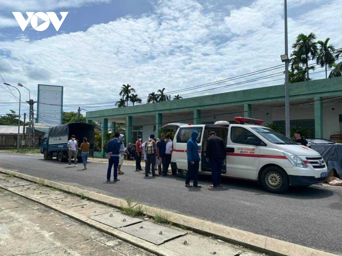 Bị can chết trong nhà tạm giam: Người thân đưa thi thể về lo hậu sự