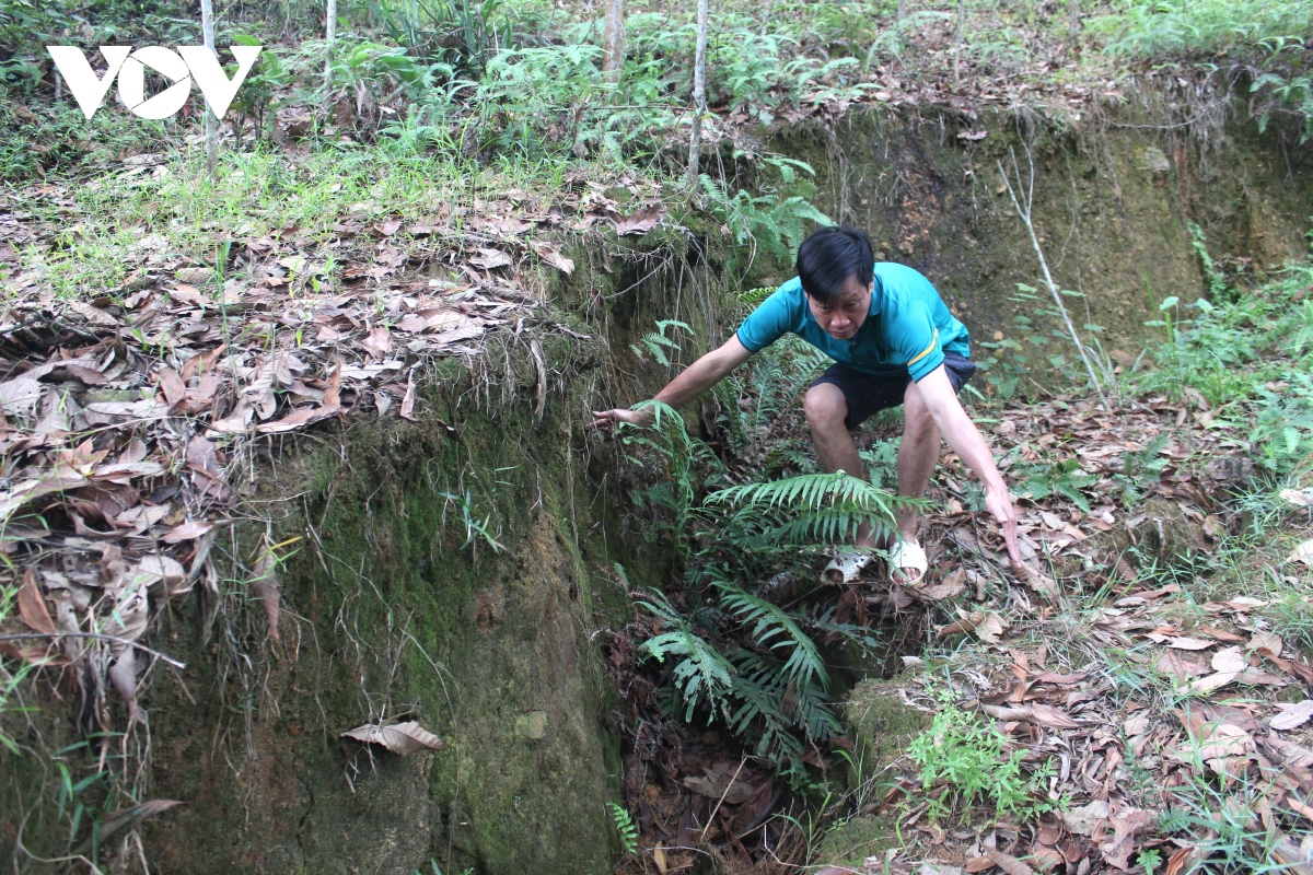 suon nui bi nut, nguoi dan quang binh lo so sat lo mua mua bao hinh anh 3