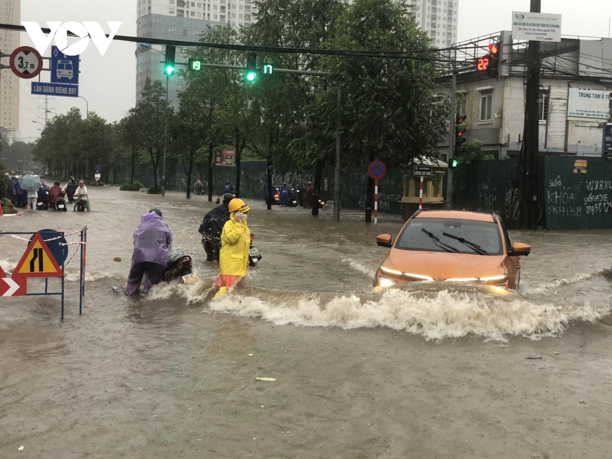 Những hình ảnh Hà Nội mênh mông trong biển nước