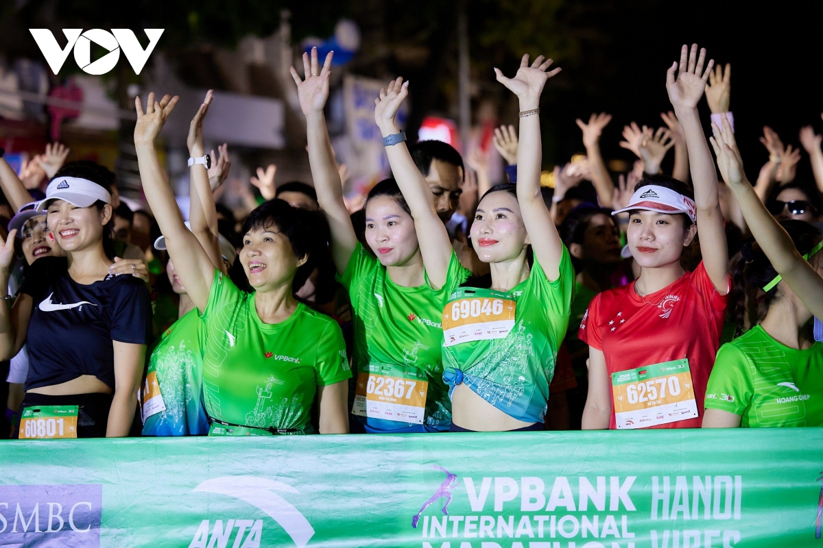 11.000 vDv trai nghiem sac thu thu do cung vpbank hanoi international marathon 2023 hinh anh 4