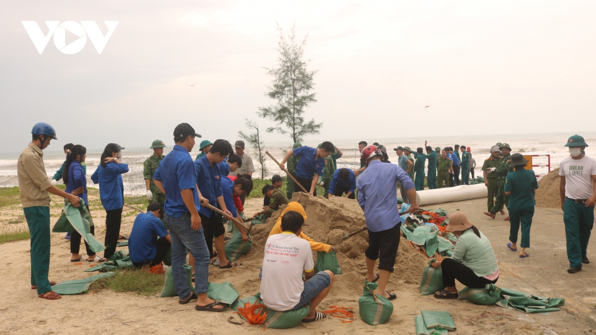 thua thien hue tap trung khac phuc sat lo, san sang ung pho dot mua lu moi hinh anh 2