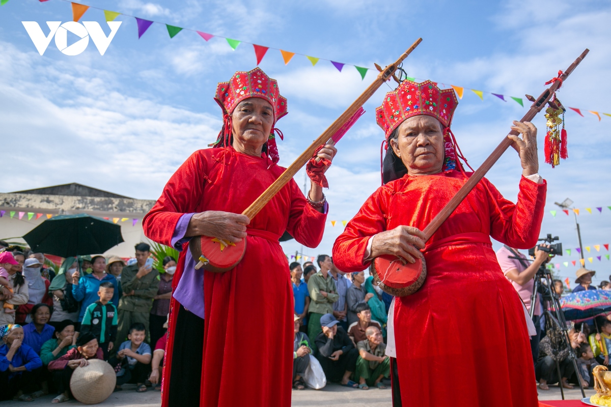 tai hien nhieu net van hoa dac trung cua dong bao tay o quang ninh hinh anh 4