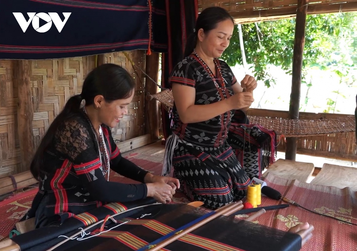 Da nang tap trung dau tu, bao ton nghe det tho cam cua dong bao co tu hinh anh 2