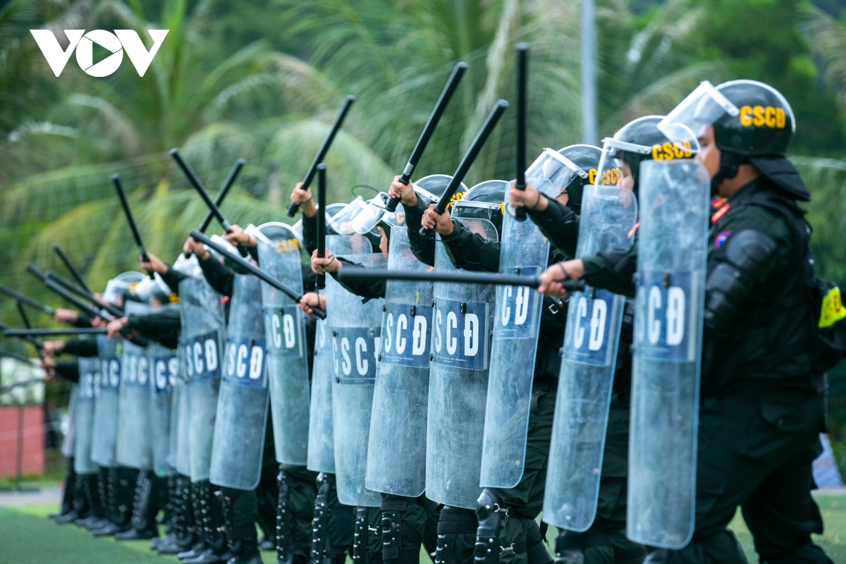 Thi ảnh nghệ thuật về lực lượng Cảnh sát Cơ động - Báo Công an Nhân dân  điện tử