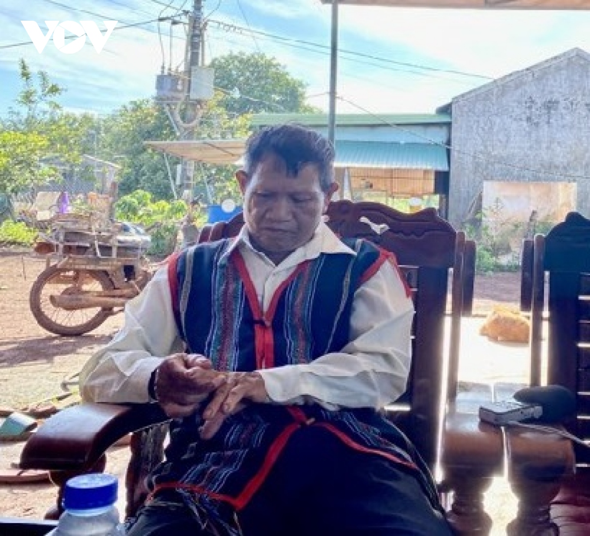 Già làng Siu Bình học tập và làm theo Bác