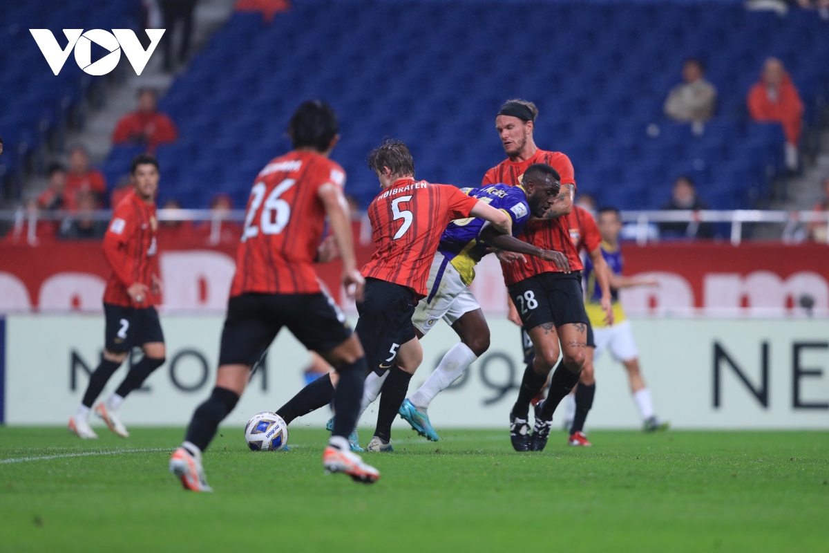 Doi bong nhat ban co dong thai bat ngo truoc tran gap ha noi fc hinh anh 1