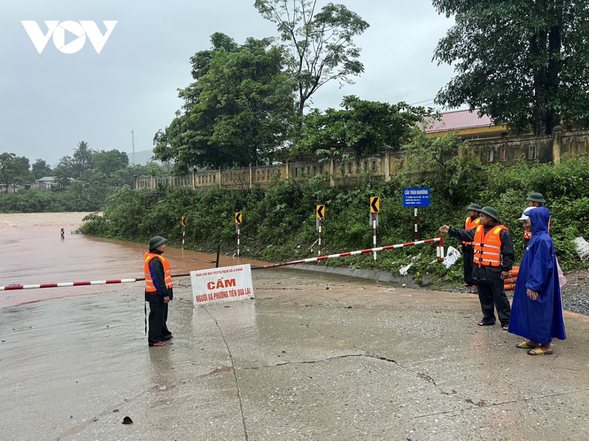 khac phuc sat lo o huyen mien nui Dakrong quang tri hinh anh 1