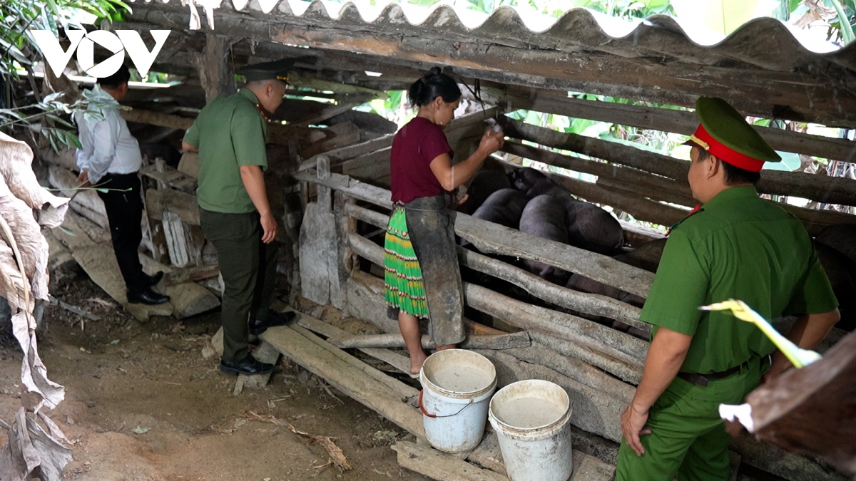 Den tham xom ngheo va kho khan nhat huyen bao lac, cao bang hinh anh 1