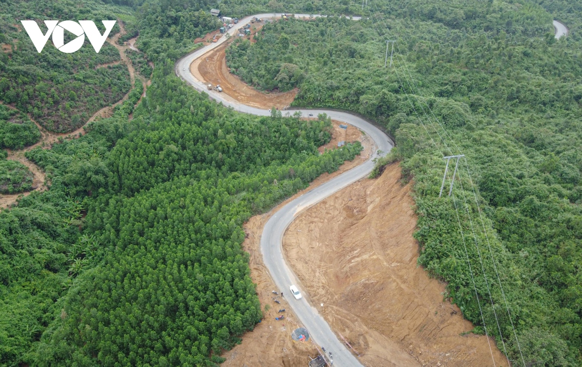 Khắc phục "điểm đen" tai nạn giao thông trên Quốc lộ 49 tỉnh Thừa Thiên Huế