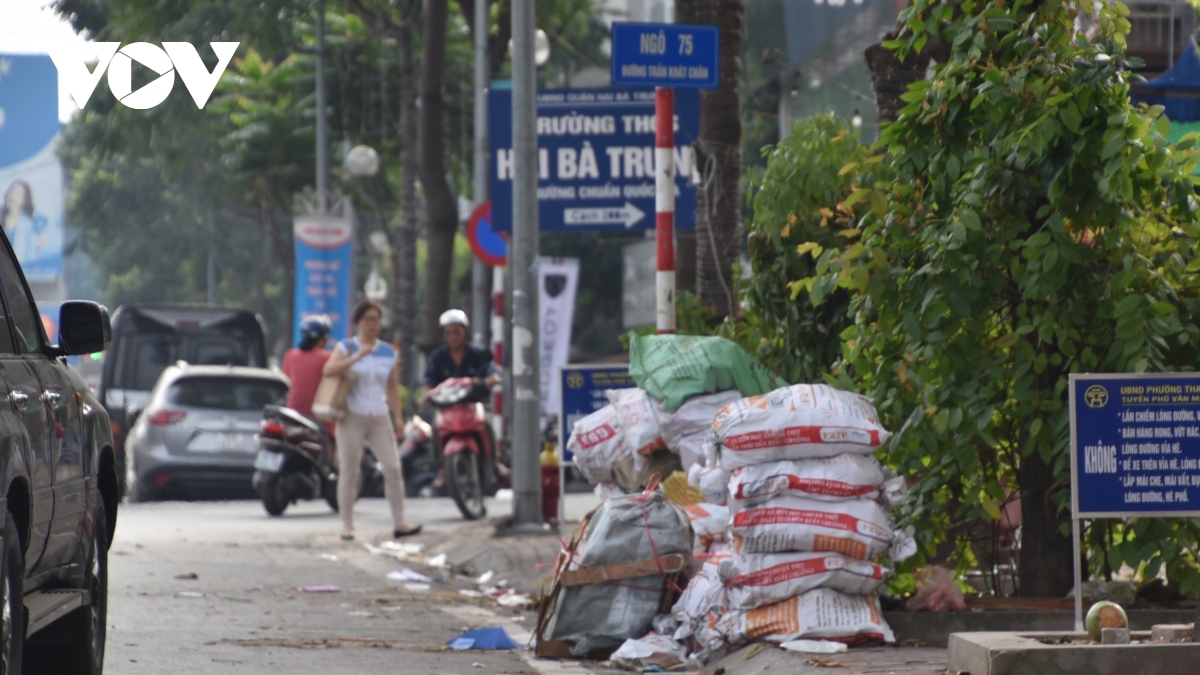 nong chuyen do trom phe thai xay dung tren via he thu do hinh anh 1