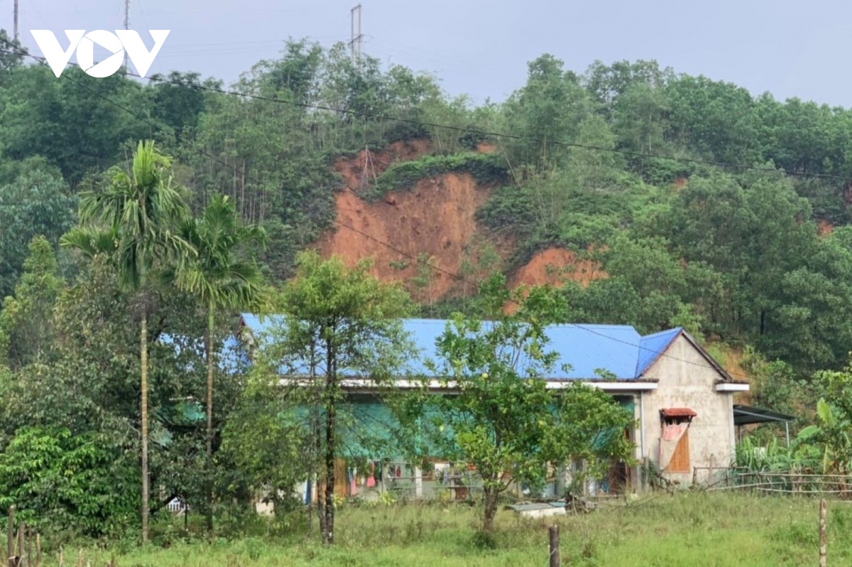 thua thien hue ung pho voi nguy co sat lo dat da vung doi nui hinh anh 1