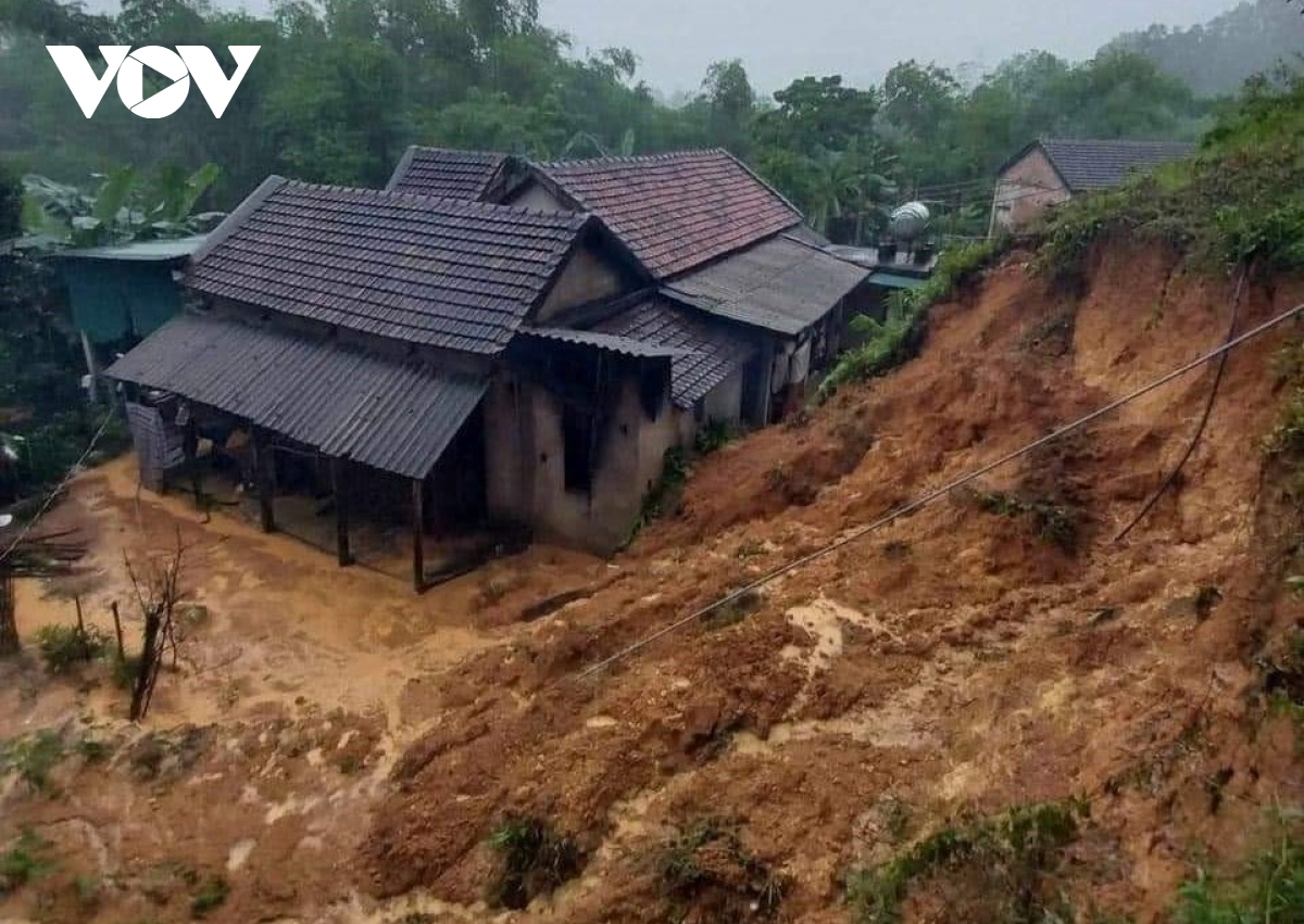 quang binh xuat hien sat lo dat, san sang di doi dan vung nguy hiem hinh anh 3