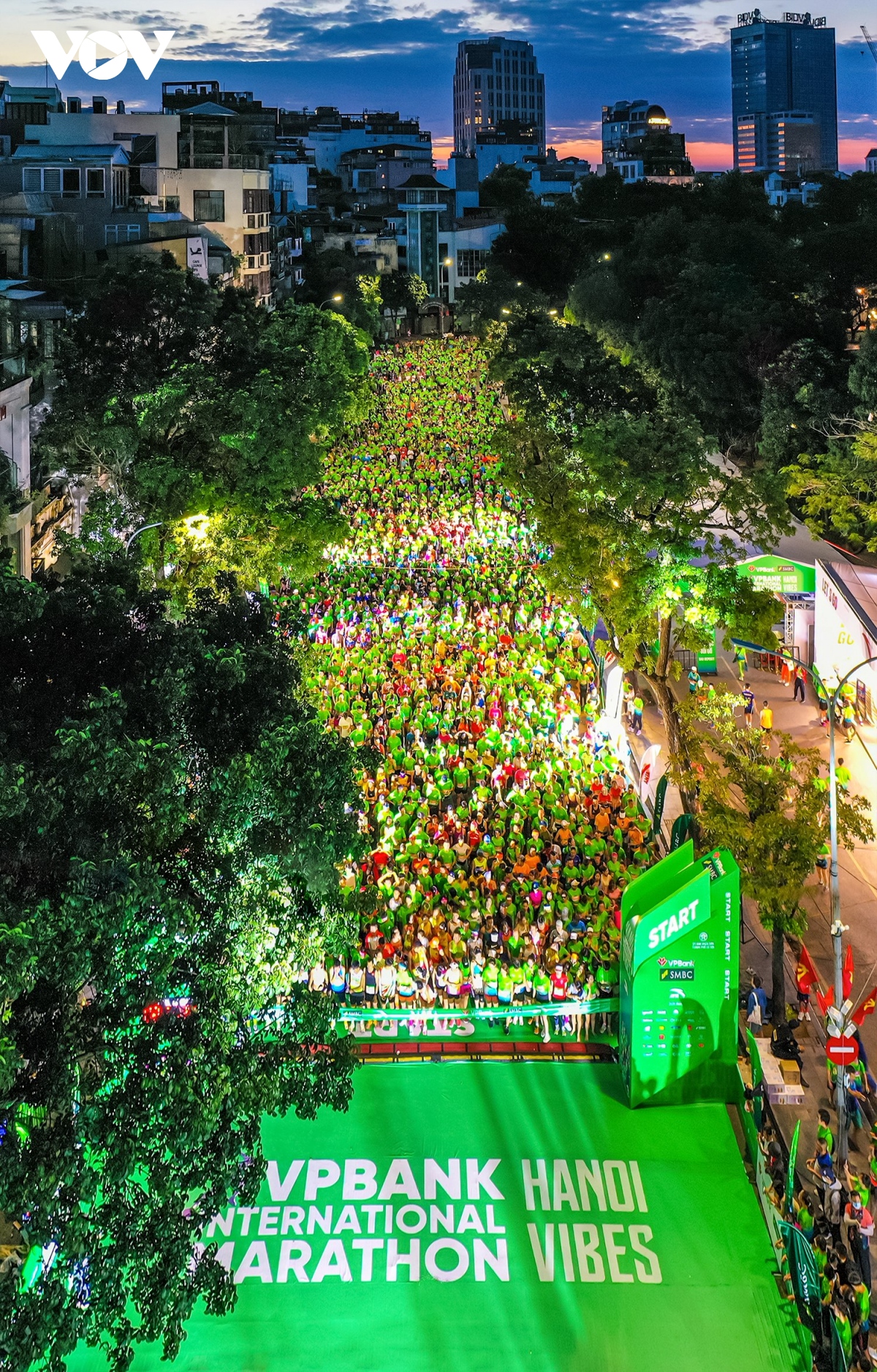 11.000 vDv trai nghiem sac thu thu do cung vpbank hanoi international marathon 2023 hinh anh 1