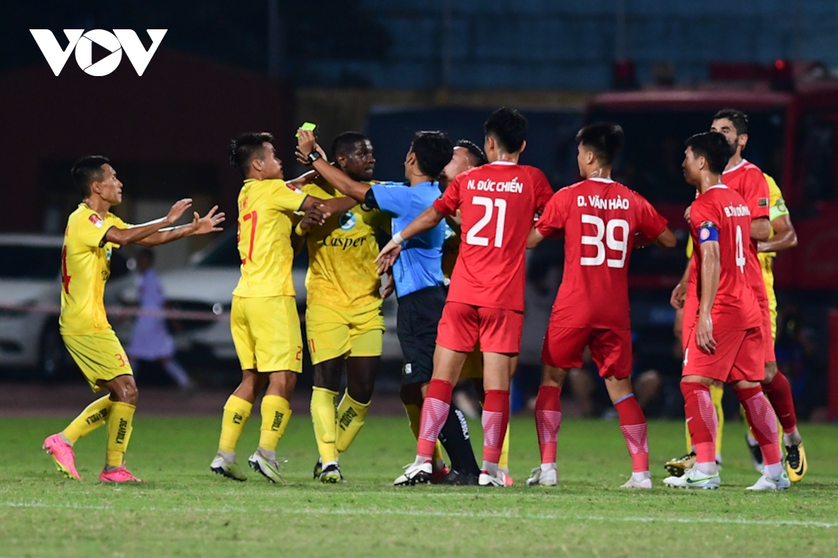 viettel fc hoa thanh hoa trong con mua the tai hang Day hinh anh 5